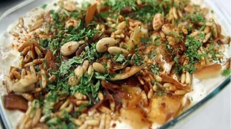 طرز تهیه فته؛ غذای لبنانی با مرغ و بادمجان