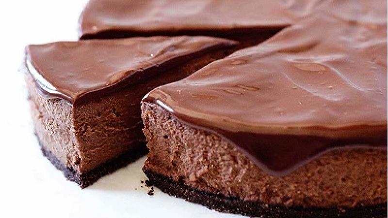 چیزکیک یخچالی شکلاتی را چطور بدون فر درست کنیم