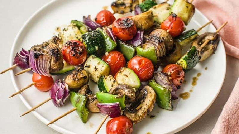 طرز تهیه کباب سبزیجات روی منقل