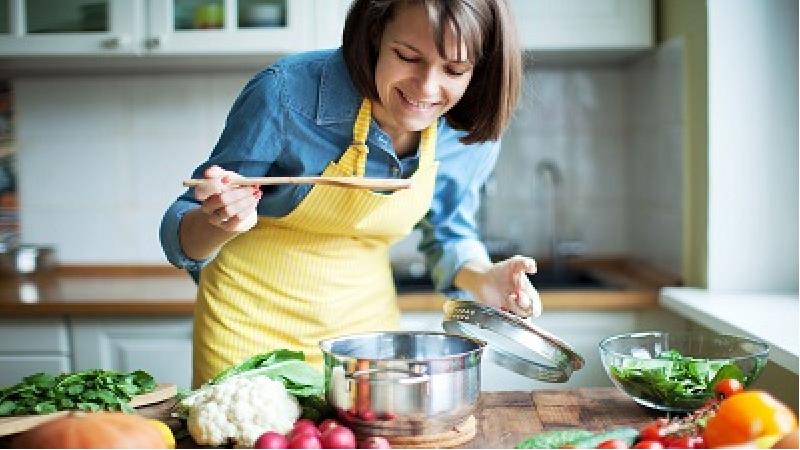 سوپ مجلسی خوشمزه برای مهمانی چی بپزیم؛ طرز تهیه 3 پیش غذا