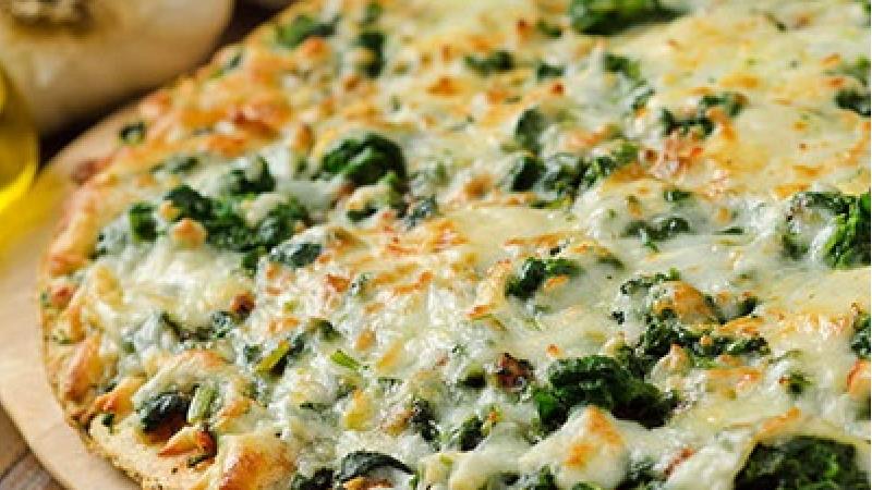 طرز تهیه پیتزای اسفناج و پنیر، یک پیتزای گیاهی خوشمزه