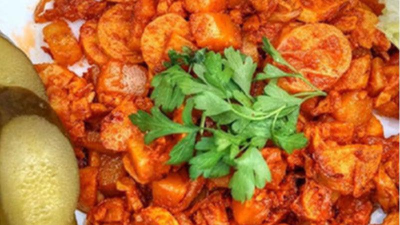 طرز تهیه سوسیس بندری با سیب زمینی و قارچ