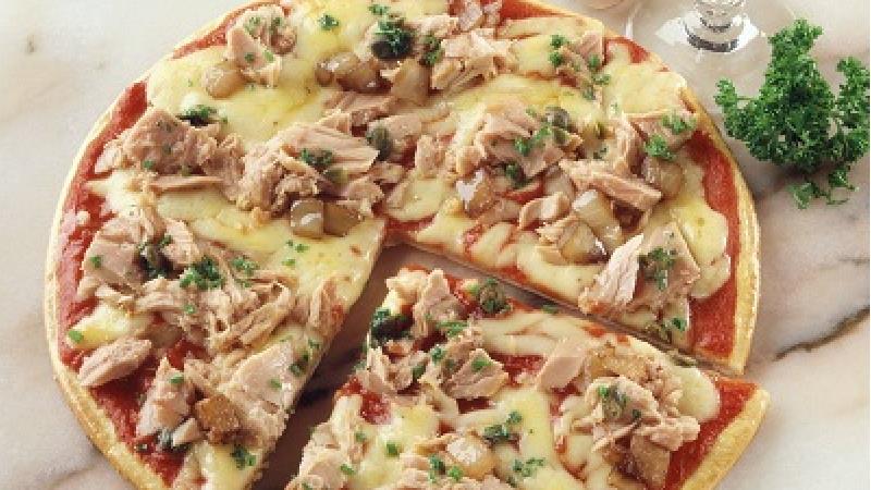 طرز تهیه کامل پیتزا با تن ماهی