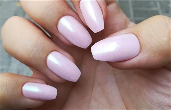 چه روغن و مواد طبیعی برای تقویت ناخن خوب است