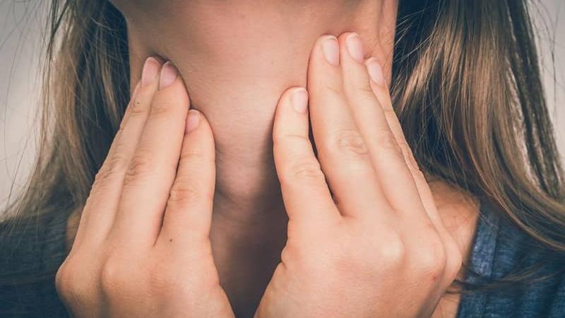 علائم مهم مشکل تیروئید در زنان؛ کم کاری و پر کاری