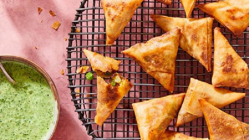 دستور تهیه سمبوسه ساده سیب زمینی + نکات ریز