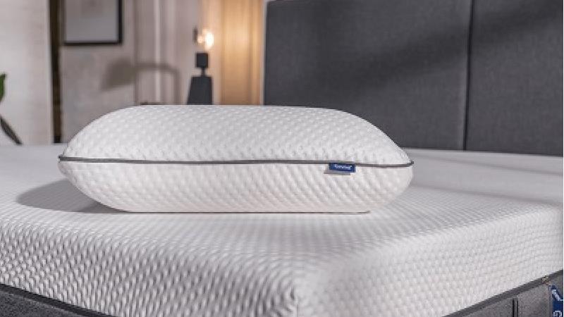 بالش و تشک را چطور تمیز کنیم