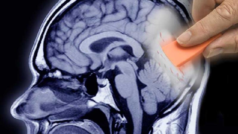 چگونه خاطرات بد را از ذهن پاک کنیم؛ 4 روش کاربردی