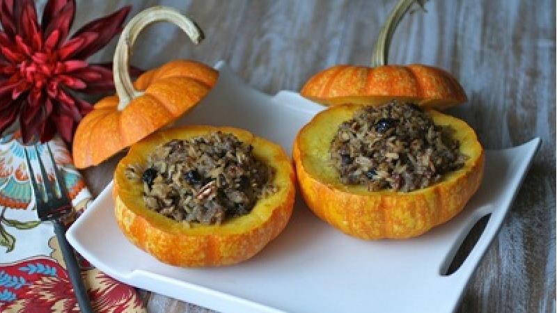 طرز تهیه کدو حلوایی شکم پر با برنج و مرغ در قابلمه