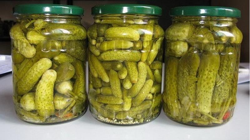 چه کار کنیم خیارشور خانگی ترد شود