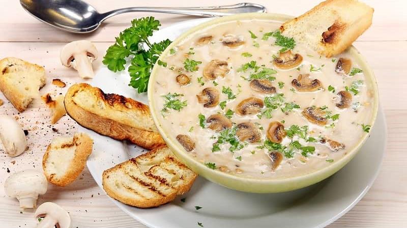 سوپ قارچ و شیر مجلسی و رستورانی؛ طرز تهیه کامل