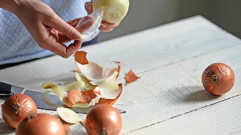 پوست پیاز برای چی خوب است؛ از سرماخوردگی تا پوست صورت