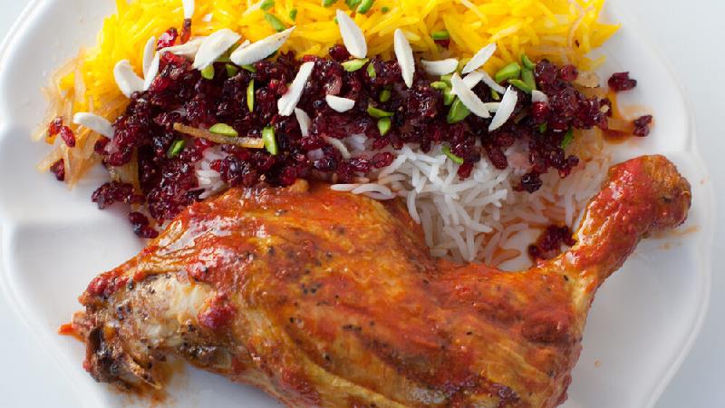 طرز تفت دادن زرشک تازه با شکر و زعفران