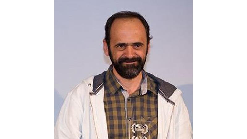 بیوگرافی سیامک ادیب بازیگر نقش امروز در سریال برف بی صدا می بارد