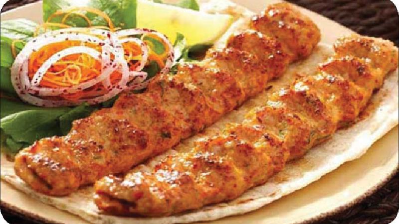 طرز تهیه کباب کوبیده مرغ با ماهیتابه