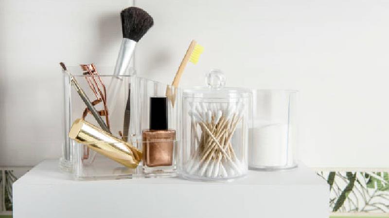 بهترین راه و روش پاک کردن آرایش صورت