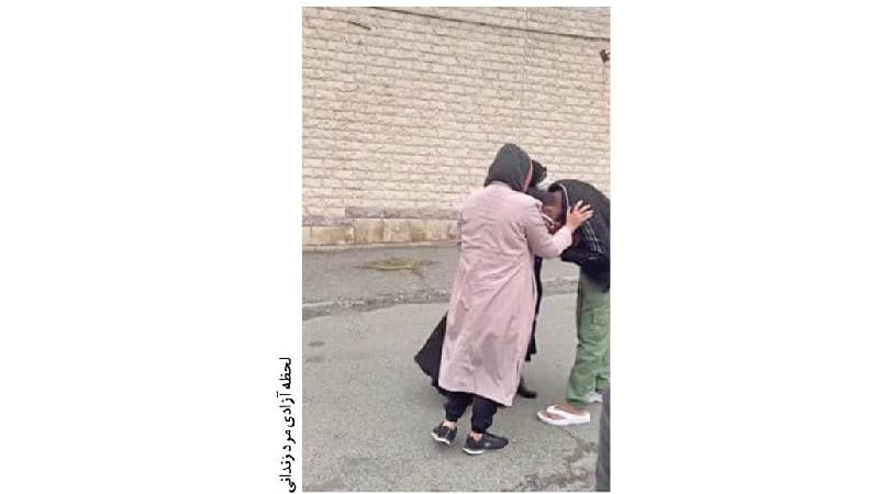 دختر جوان قاتل پدرش را بعد از 11 سال بخشید