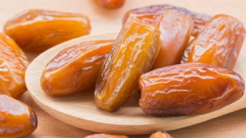 میزان کالری و خاصیت ها و ضررهای خرمای خشک