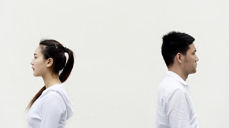 با شوهر سرد و بی احساس چه کنیم