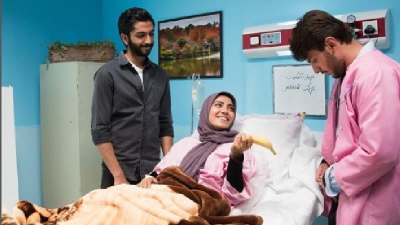 خاطره مونا کرمی از شیطنت در پشت صحنه سریال از سرنوشت