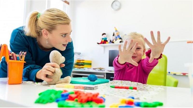 با کودک بیش فعال چگونه رفتار کنیم