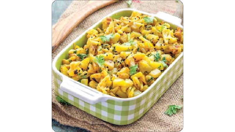 طرز تهیه خوراک گل کلم و سیب زمینی بدون گوشت