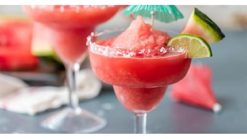 طرز تهیه انواع یخ در بهشت  خانگی با میوه های مختلف و بدون میوه