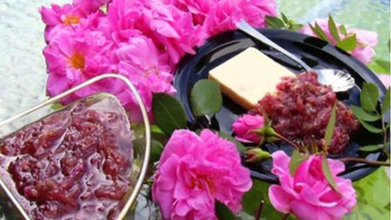 طرز تهیه مربای گل محمدی خشک و تازه در خانه