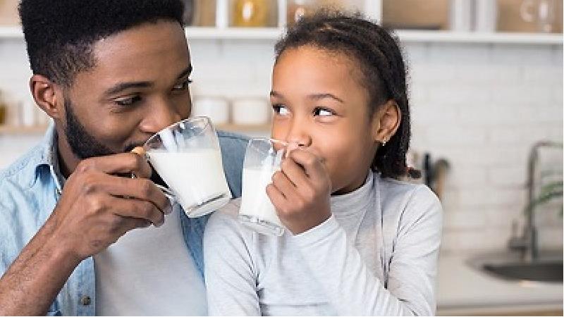 شیر را گرم بخوریم یا سرد