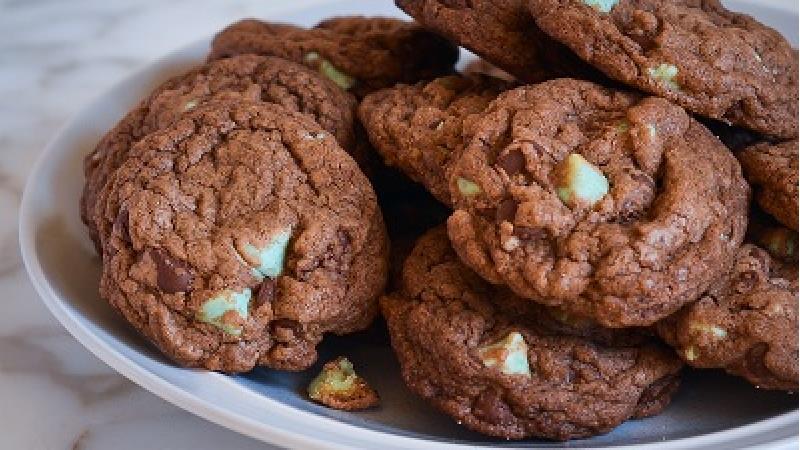 دستور پخت کوکی شکلاتی نرم در فر