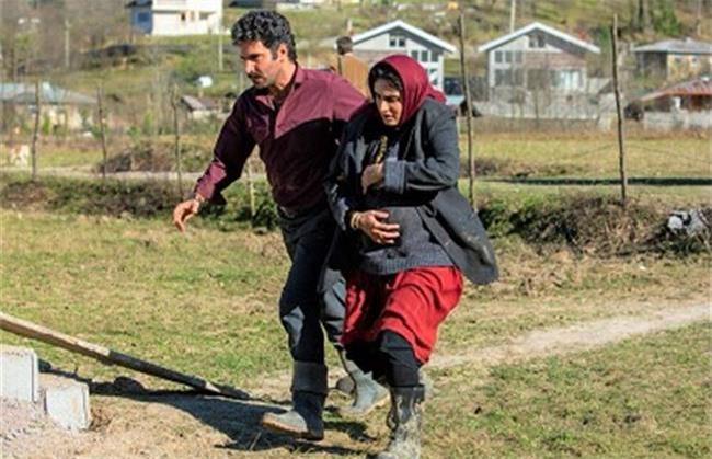 خلاصه داستان و نقد فیلم تی تی با بازی الناز شاکردوست و پارسا پیروزفر