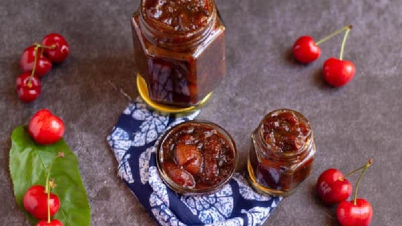 ترشی آلبالو را چطور درست می کنند