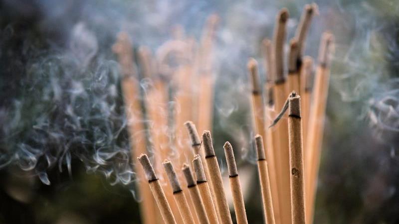 راهنمای خرید اینترنتی انواع عود و جاعودی