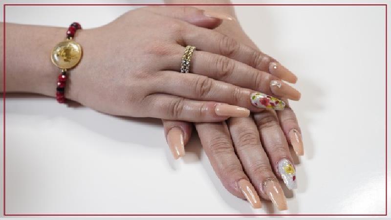 خطرات کاشت ناخن چیست