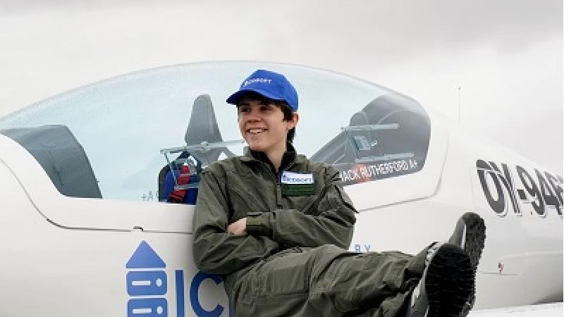 سفر هیجان انگیر پسر 17 ساله به دور دنیا در 5 ماه