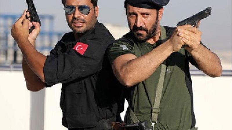 خلاصه داستان و بازیگران فیلم مرد نقره ای