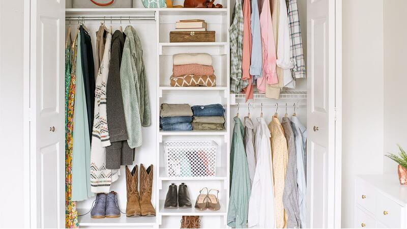 ترفندهایی برای مرتب کردن کمدهای لباس