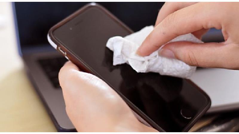 فوت و فن هایی برای تمیز کردن صفحه موبایل و تبلت
