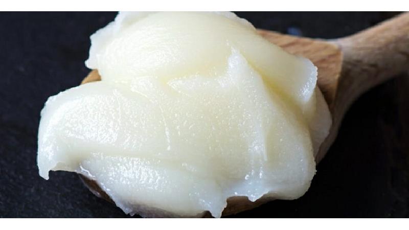 بوی دنبه را چطور بگیریم؛ استفاده از پیاز و دارچین