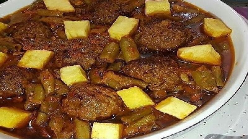 طرز تهیه خوراک لوبیا سبز با مرغ و قارچ