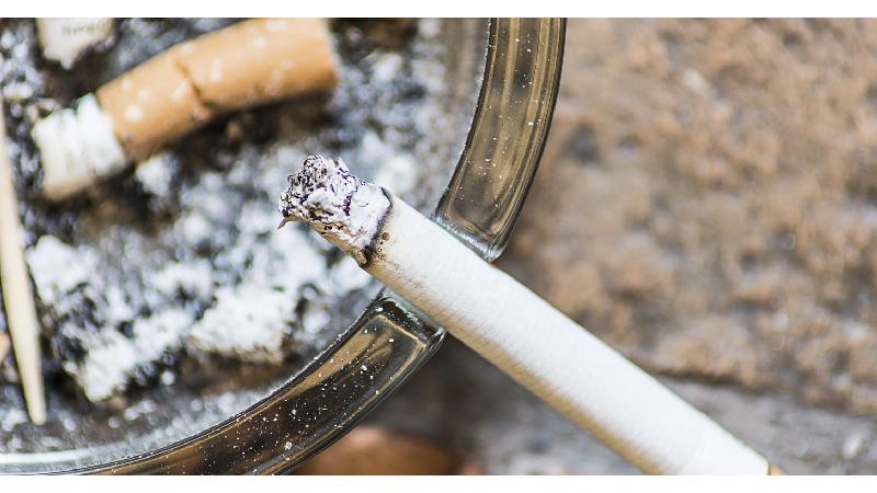 بهترین روش ها برای از بین بردن بوی سیگار در خانه