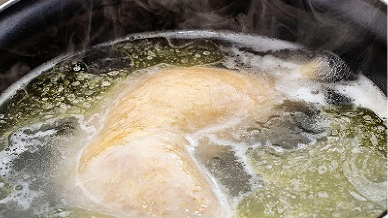 طرز تهیه 2 نوع خوراک با مرغ آب پز