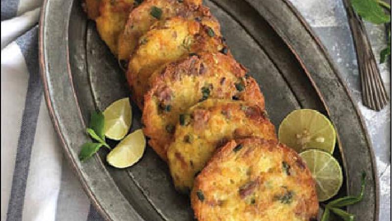 طرز تهیه کوکو تن ماهی با سیب زمینی