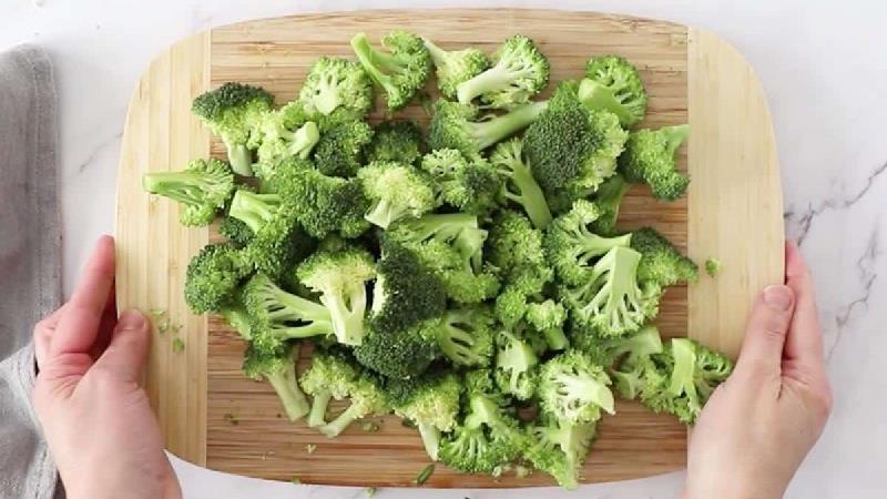 کلم بروکلی چه خاصیت هایی دارد؛ از یبوست تا پوست و مو