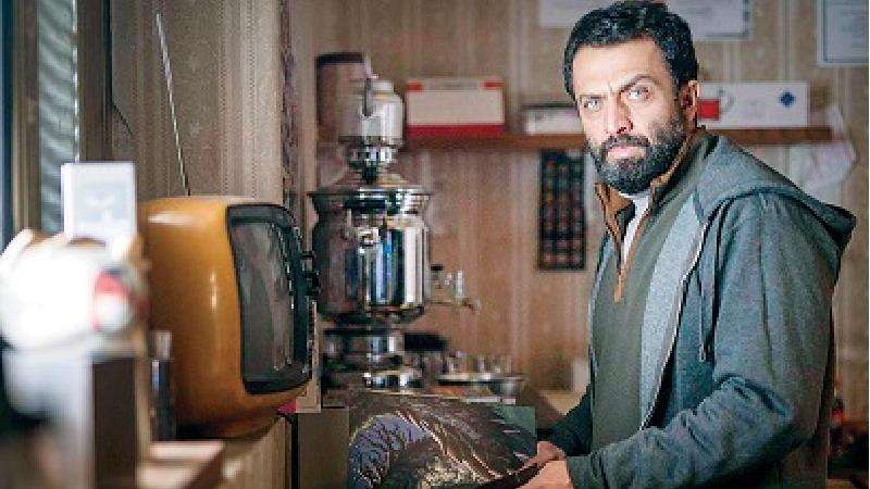 خلاصه داستان و بازیگران فیلم عطرآلود + بنقد