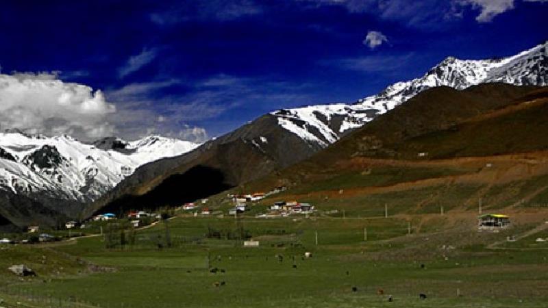 راهنمای سفر به مرزن آباد؛ جاهای دیدنی