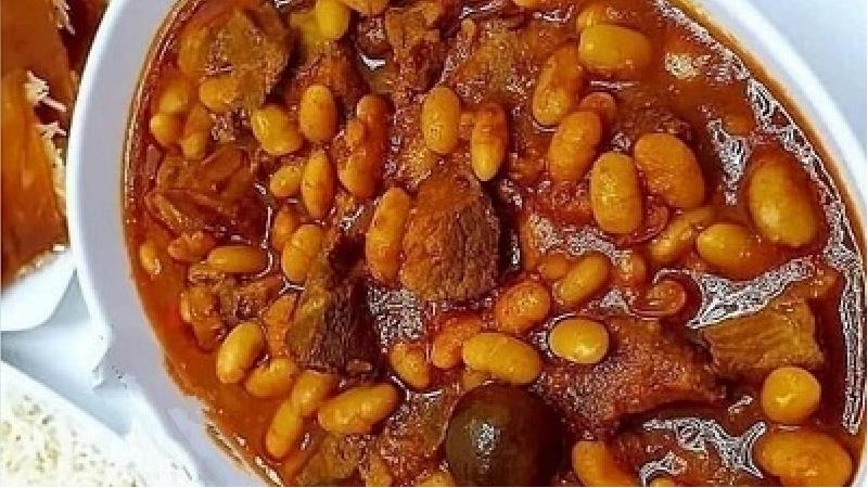 طرز تهیه خوراک لوبیا چیتی یا سفید با گوشت خورشتی