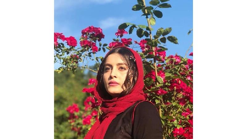 بیوگرافی فهیمه مومنی، بازیگر نقش فریده در سریال تب و تاب