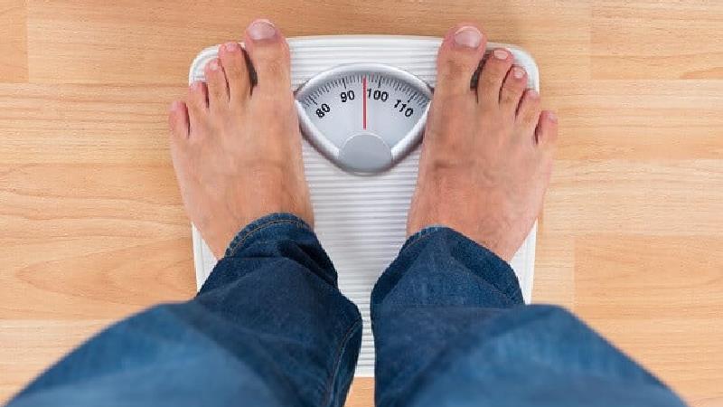 بهترین زمان وزن کشی و روش درست وزن کردن خودمان چگونه است