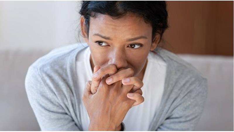 چرا بی دلیل اضطراب دارم؛ راه درمان